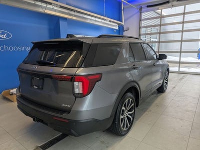 2025 Ford Explorer ST-Line