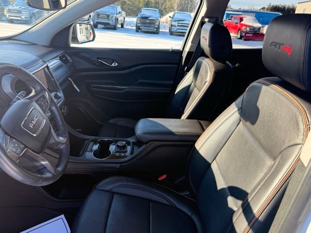 2023 GMC Acadia AT4