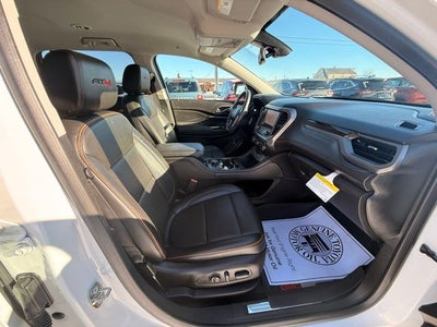 2023 GMC Acadia AT4