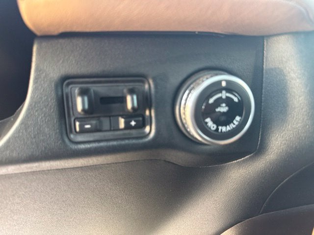 2025 Lincoln Navigator L Black Label