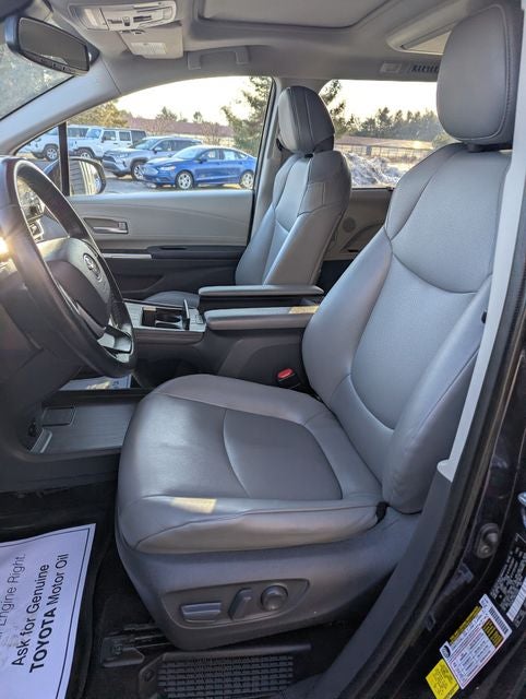 2021 Toyota Sienna XLE 7 Passenger